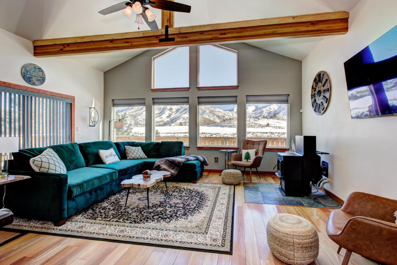 Twin Pines Cabin In Wilderness Ranch On Hwy 21, Amazing Views, 20 Ft Ceilings, Fully Fenced Yard, Pet Friendly, , Go Paddle Boarding At Lucky Peak, Or Snowshoeing In Idaho City And Take In The Hot Springs, Sleeps 10! Бойсі Екстер'єр фото