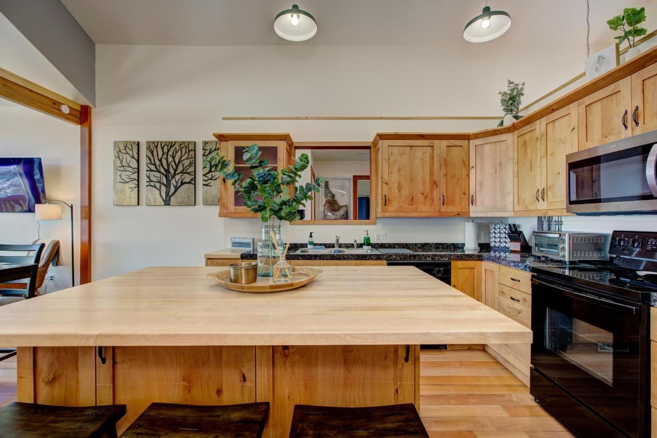 Twin Pines Cabin In Wilderness Ranch On Hwy 21, Amazing Views, 20 Ft Ceilings, Fully Fenced Yard, Pet Friendly, , Go Paddle Boarding At Lucky Peak, Or Snowshoeing In Idaho City And Take In The Hot Springs, Sleeps 10! Бойсі Екстер'єр фото