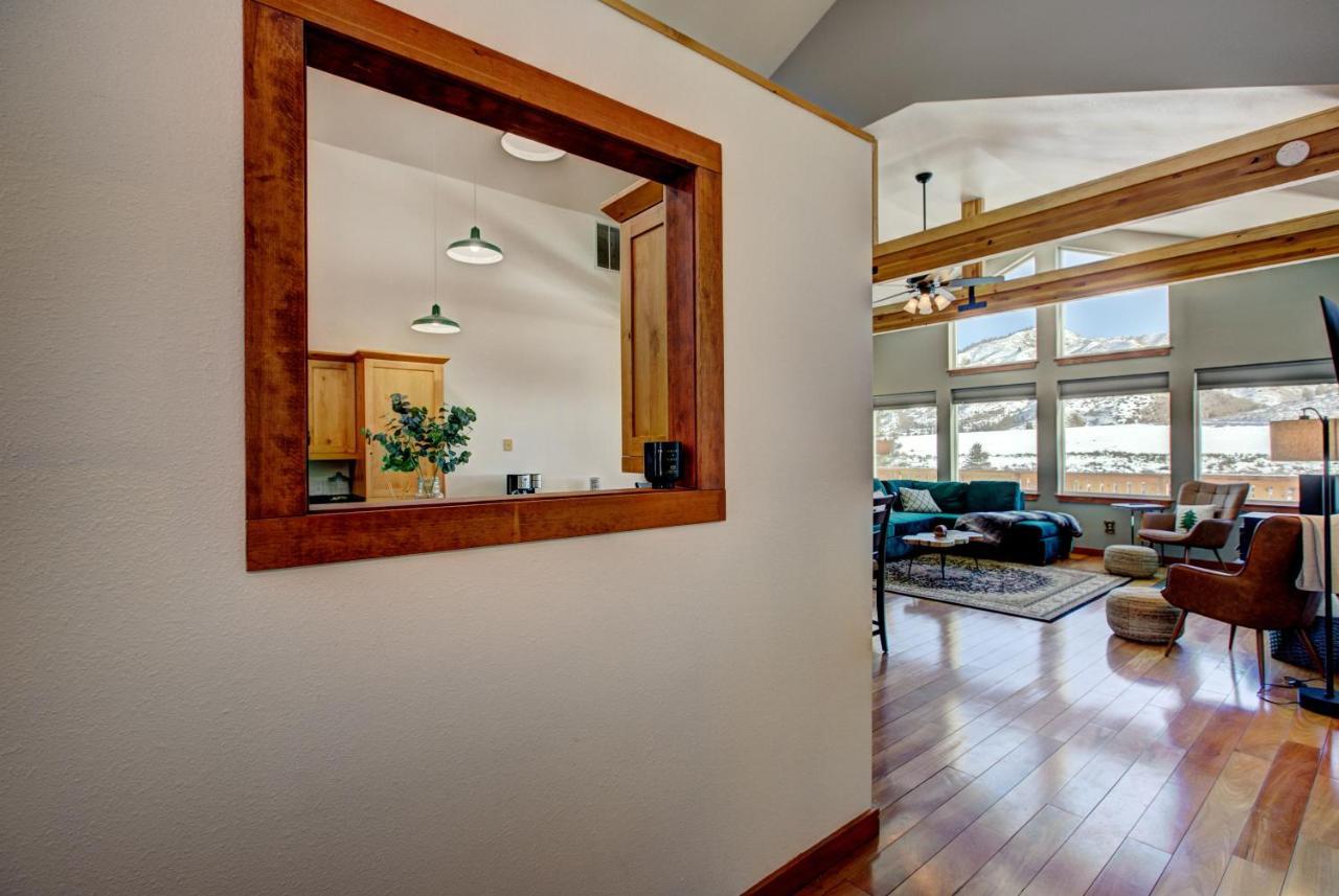 Twin Pines Cabin In Wilderness Ranch On Hwy 21, Amazing Views, 20 Ft Ceilings, Fully Fenced Yard, Pet Friendly, , Go Paddle Boarding At Lucky Peak, Or Snowshoeing In Idaho City And Take In The Hot Springs, Sleeps 10! Бойсі Екстер'єр фото