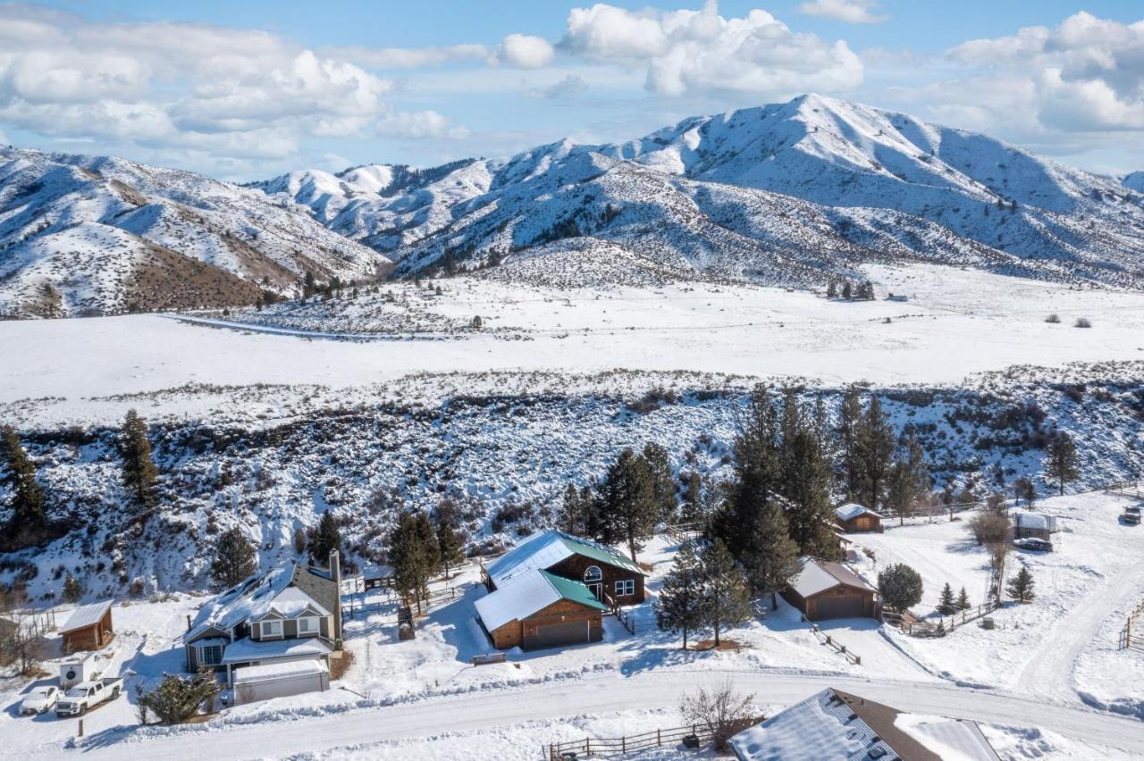 Twin Pines Cabin In Wilderness Ranch On Hwy 21, Amazing Views, 20 Ft Ceilings, Fully Fenced Yard, Pet Friendly, , Go Paddle Boarding At Lucky Peak, Or Snowshoeing In Idaho City And Take In The Hot Springs, Sleeps 10! Бойсі Екстер'єр фото