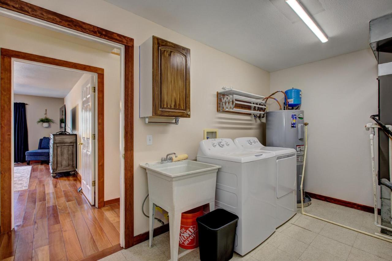 Twin Pines Cabin In Wilderness Ranch On Hwy 21, Amazing Views, 20 Ft Ceilings, Fully Fenced Yard, Pet Friendly, , Go Paddle Boarding At Lucky Peak, Or Snowshoeing In Idaho City And Take In The Hot Springs, Sleeps 10! Бойсі Екстер'єр фото