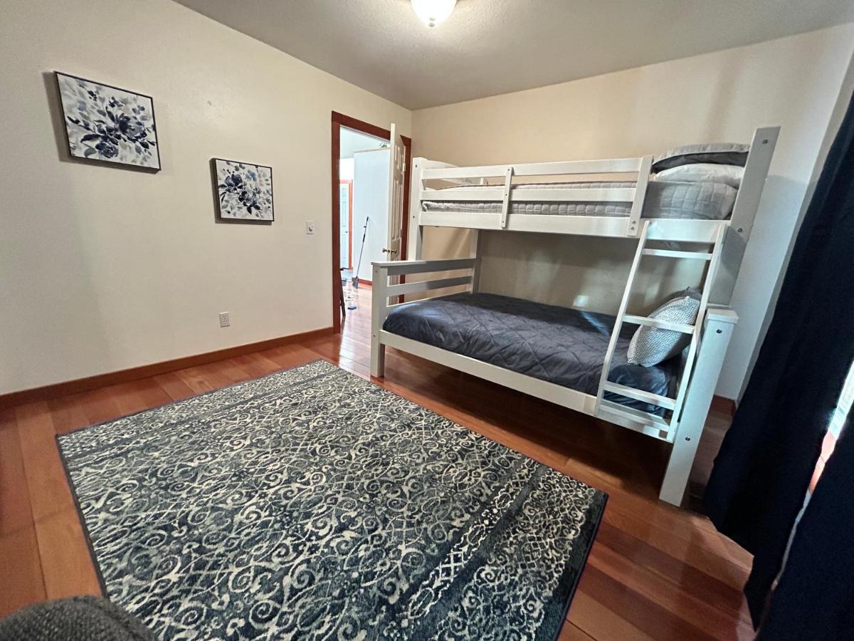 Twin Pines Cabin In Wilderness Ranch On Hwy 21, Amazing Views, 20 Ft Ceilings, Fully Fenced Yard, Pet Friendly, , Go Paddle Boarding At Lucky Peak, Or Snowshoeing In Idaho City And Take In The Hot Springs, Sleeps 10! Бойсі Екстер'єр фото